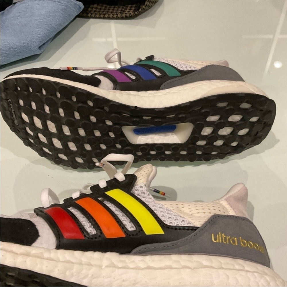 ADIDAS ULTRA BOOST LOVE UNITES SIZE 8 PERFECT CONDITION - Picture 7 of 8